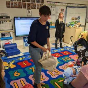 Handing out MGOL Tote bags at the Queen Anne’s County Judy Center Hatchlings’ program.